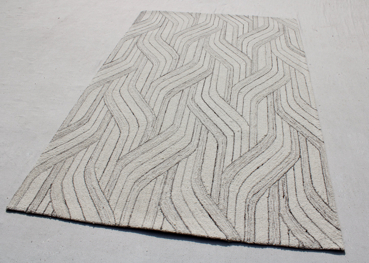 Legend Modern Ivory/Natural Geometric Low Pile Rug