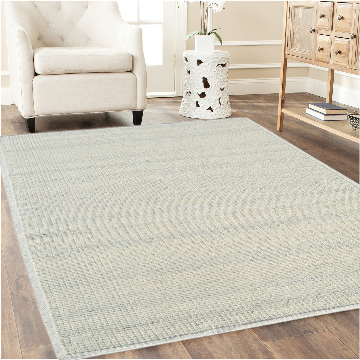 Ivy Modern Ivory/Silver Solid Medium Pile Rug