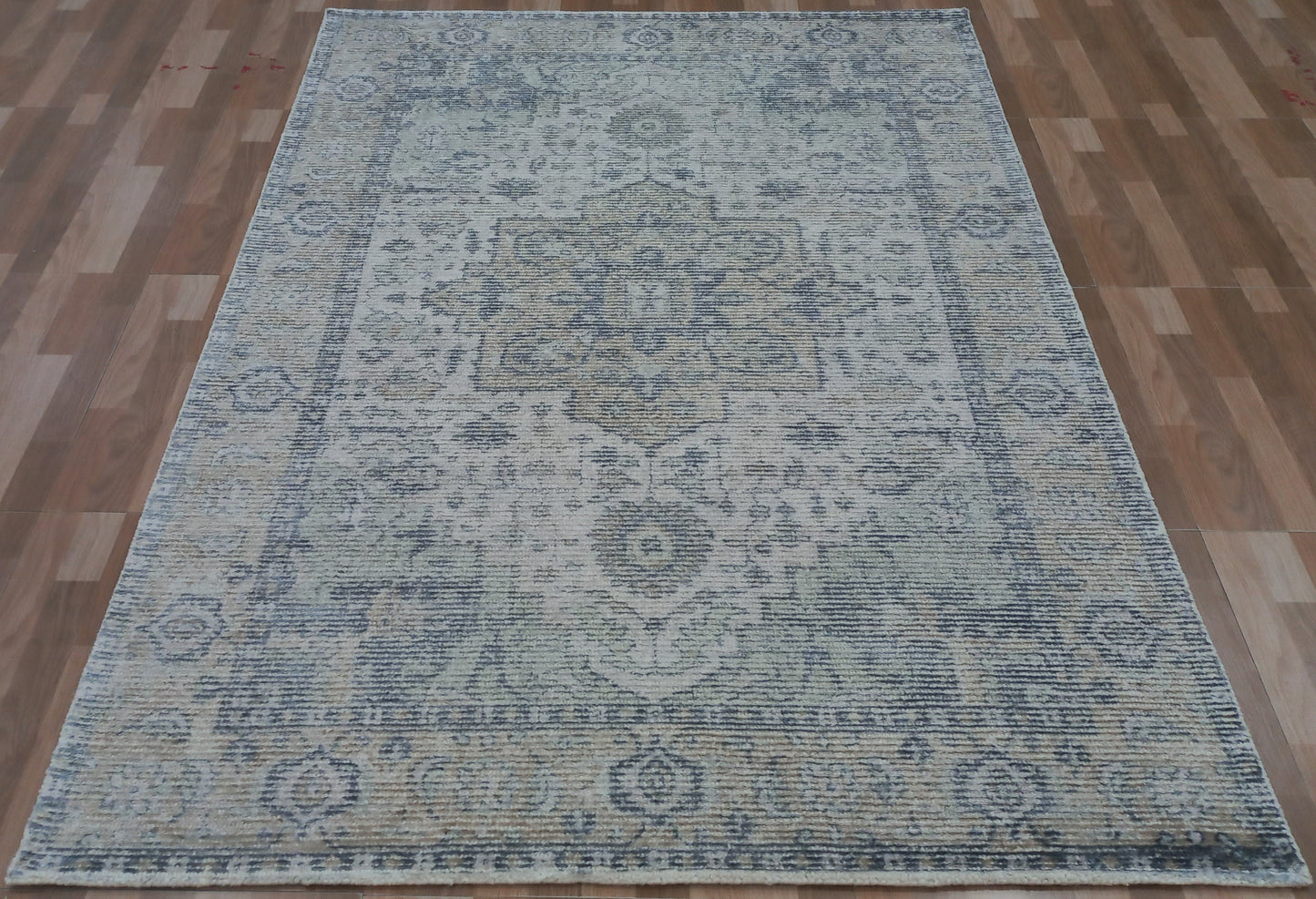Stefano Traditional Beige/Navy Medallion Medium Pile Rug