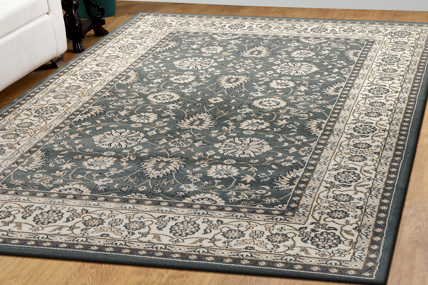 Yazd Traditional Grey/Ivory Classic Medium Pile Rug