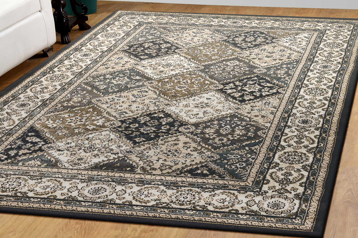 Yazd Traditional Grey/Ivory Classic Medium Pile Rug