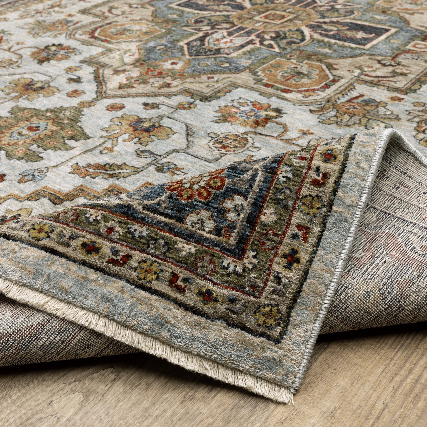 Aberdeen Medallion Ivory/ Blue Oriental Cut Pile Rug