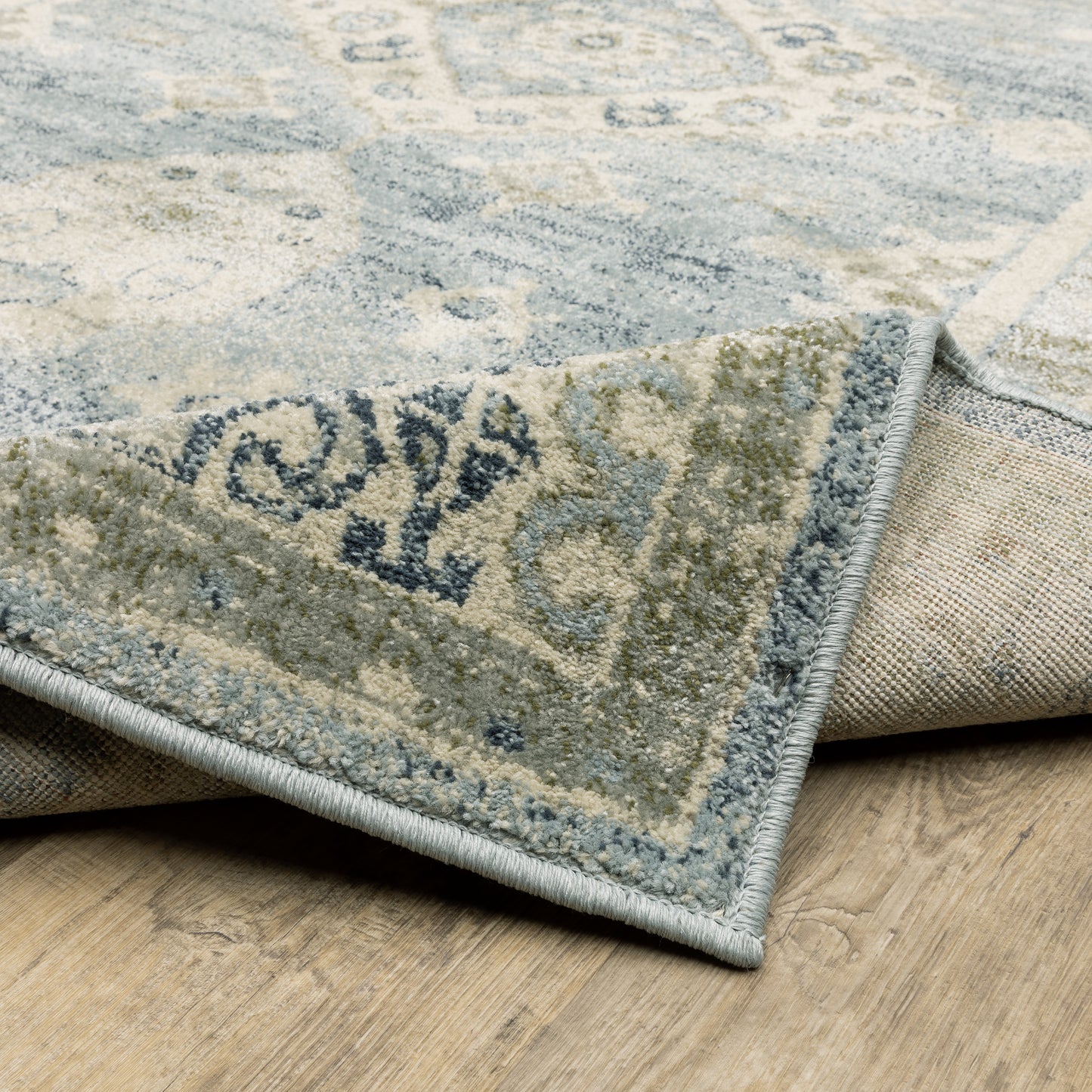 Branson Medallion Blue/ Beige Distressed Cut Pile Rug