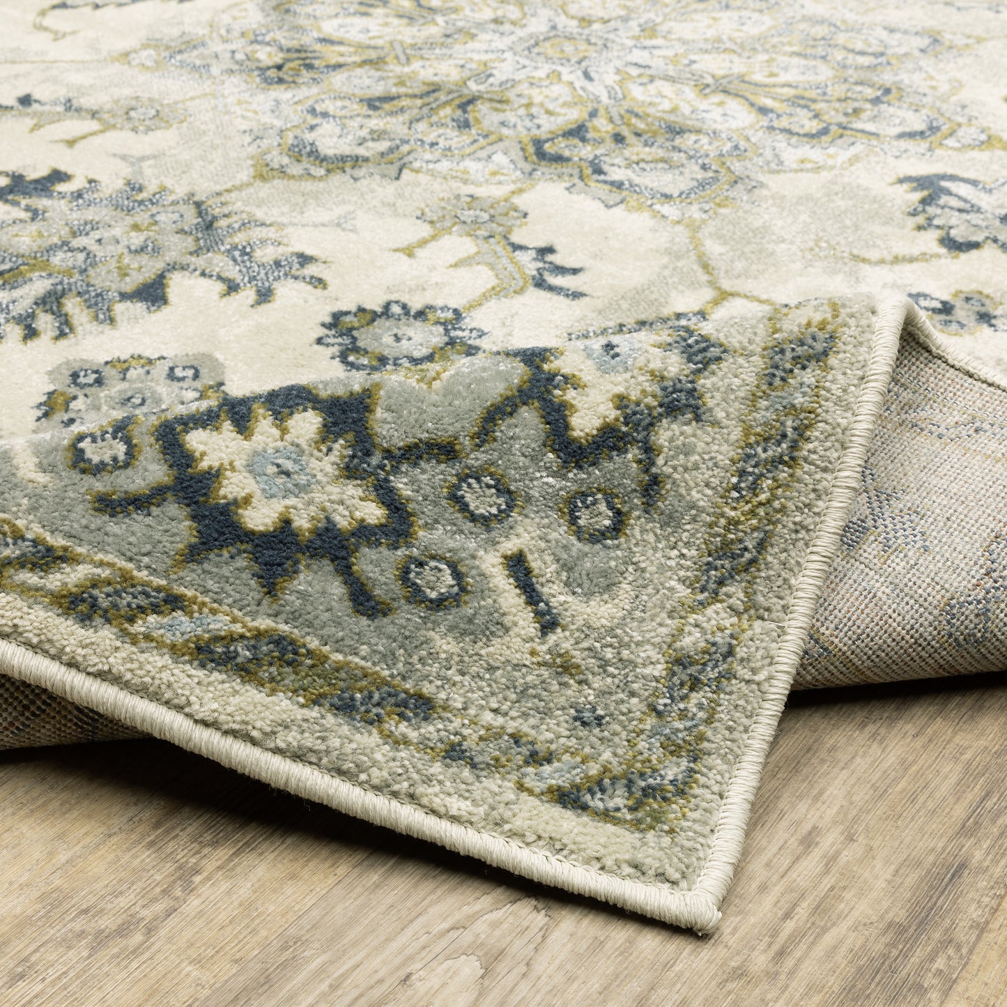 Branson Medallion Ivory/ Blue Oriental Cut Pile Rug