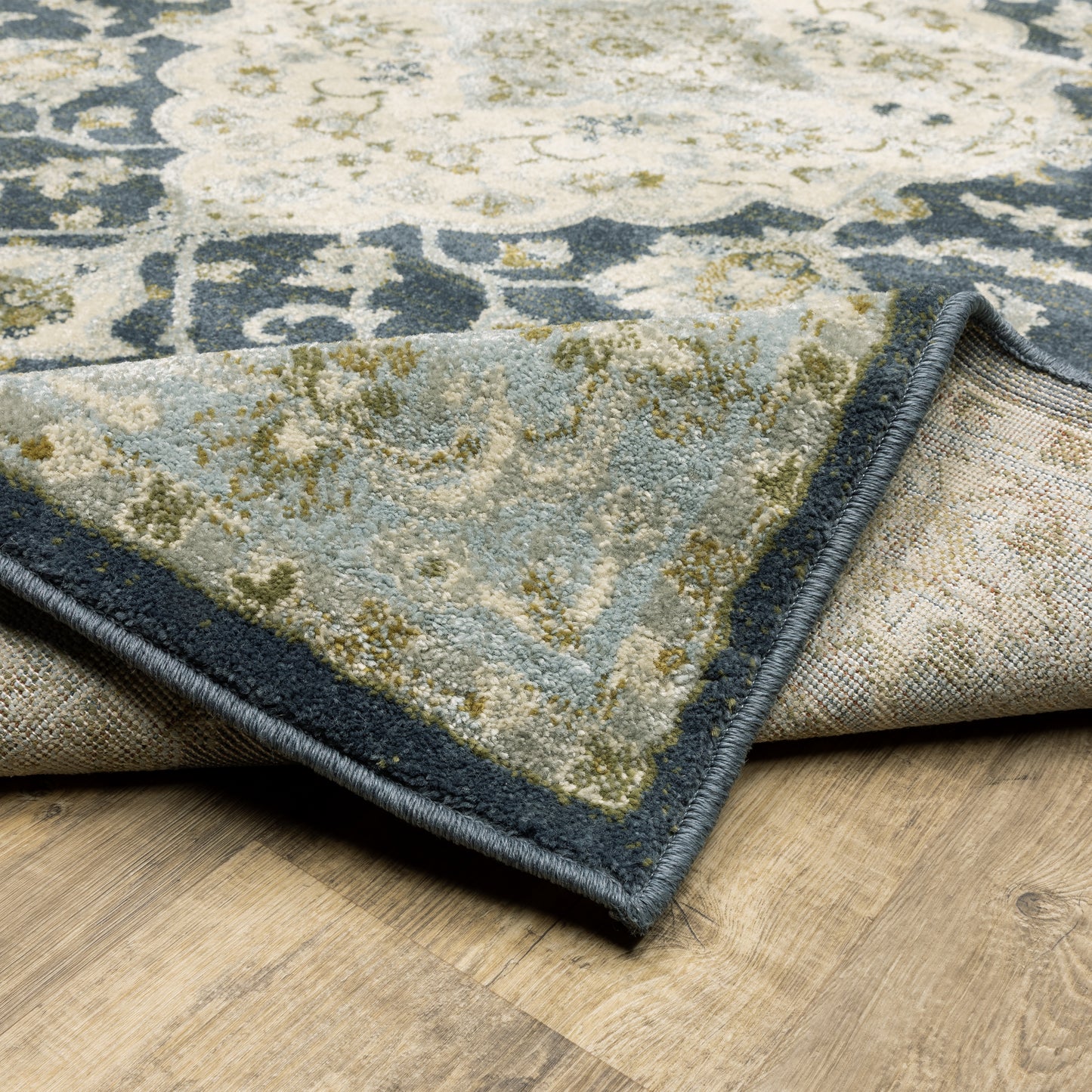 Branson Medallion Blue/ Ivory Oriental Cut Pile Rug