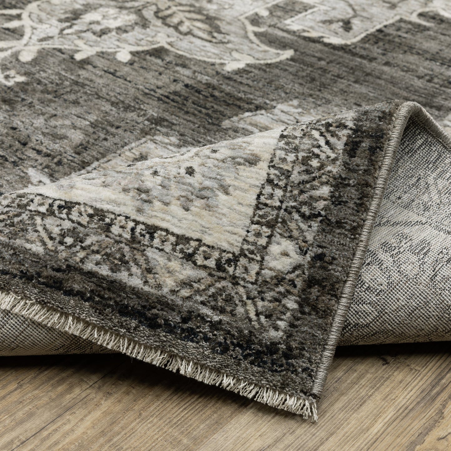 Chamberlain Medallion Grey/ Beige Distressed Cut Pile Rug