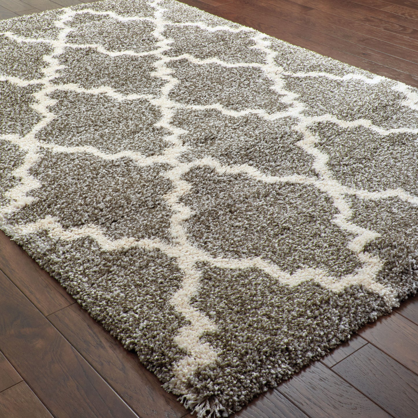 Henderson Lattice Grey/ Ivory Shag Cut Pile Rug