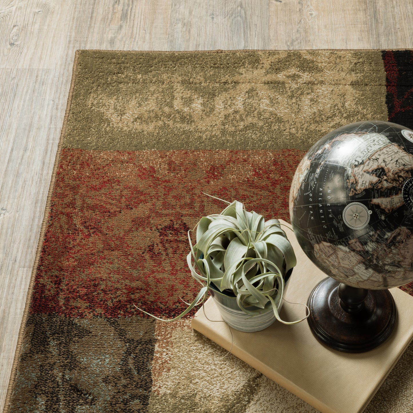 Hudson Geometric Beige/ Green Abstract Cut Pile Rug