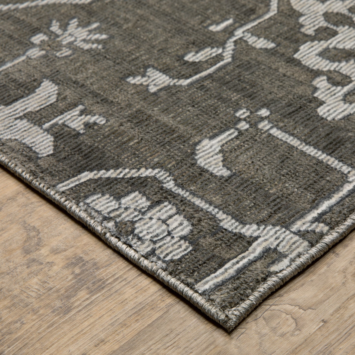 Intrigue INT09 Grey Floral Rug