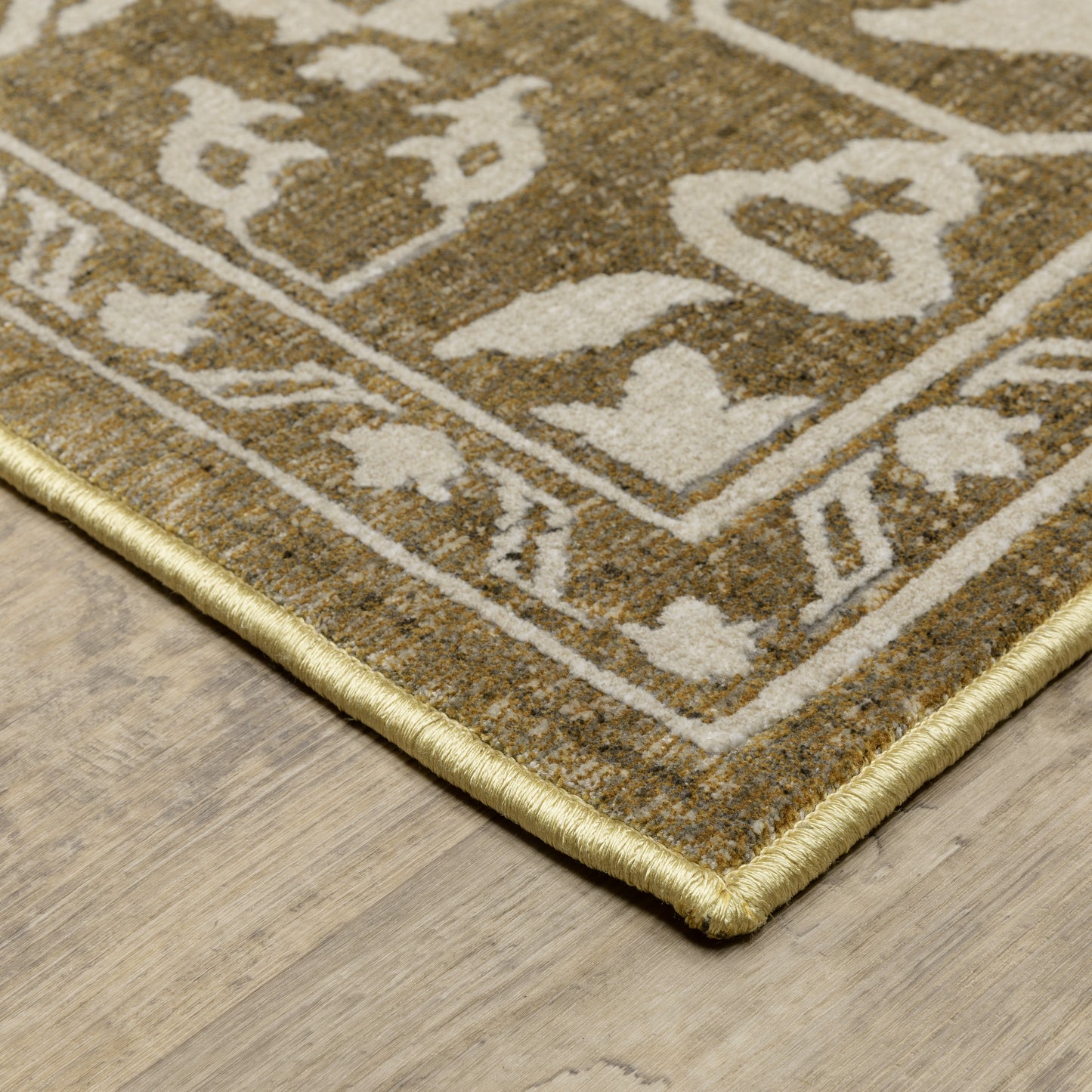Intrigue INT11 Gold Medallion Rug