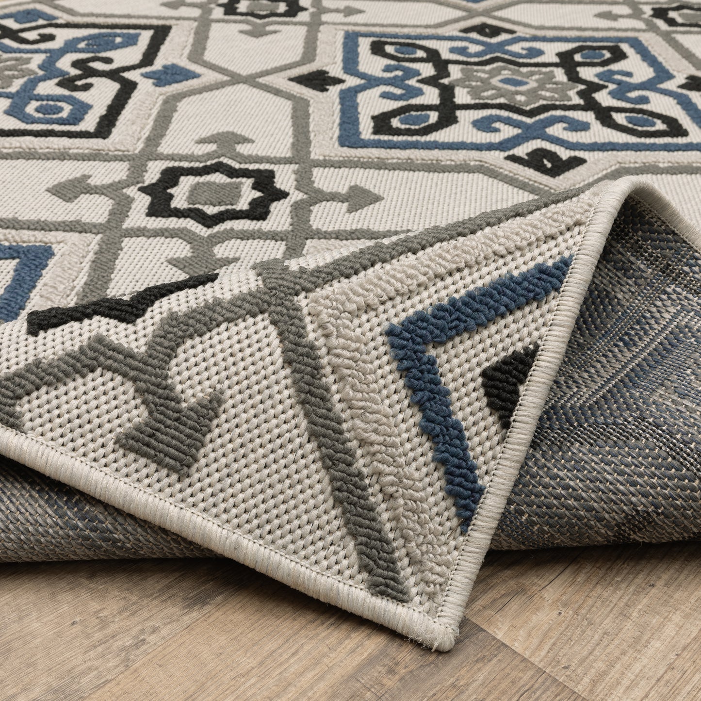 Torrey Medallion Beige/ Blue Outdoor Loop Pile Rug
