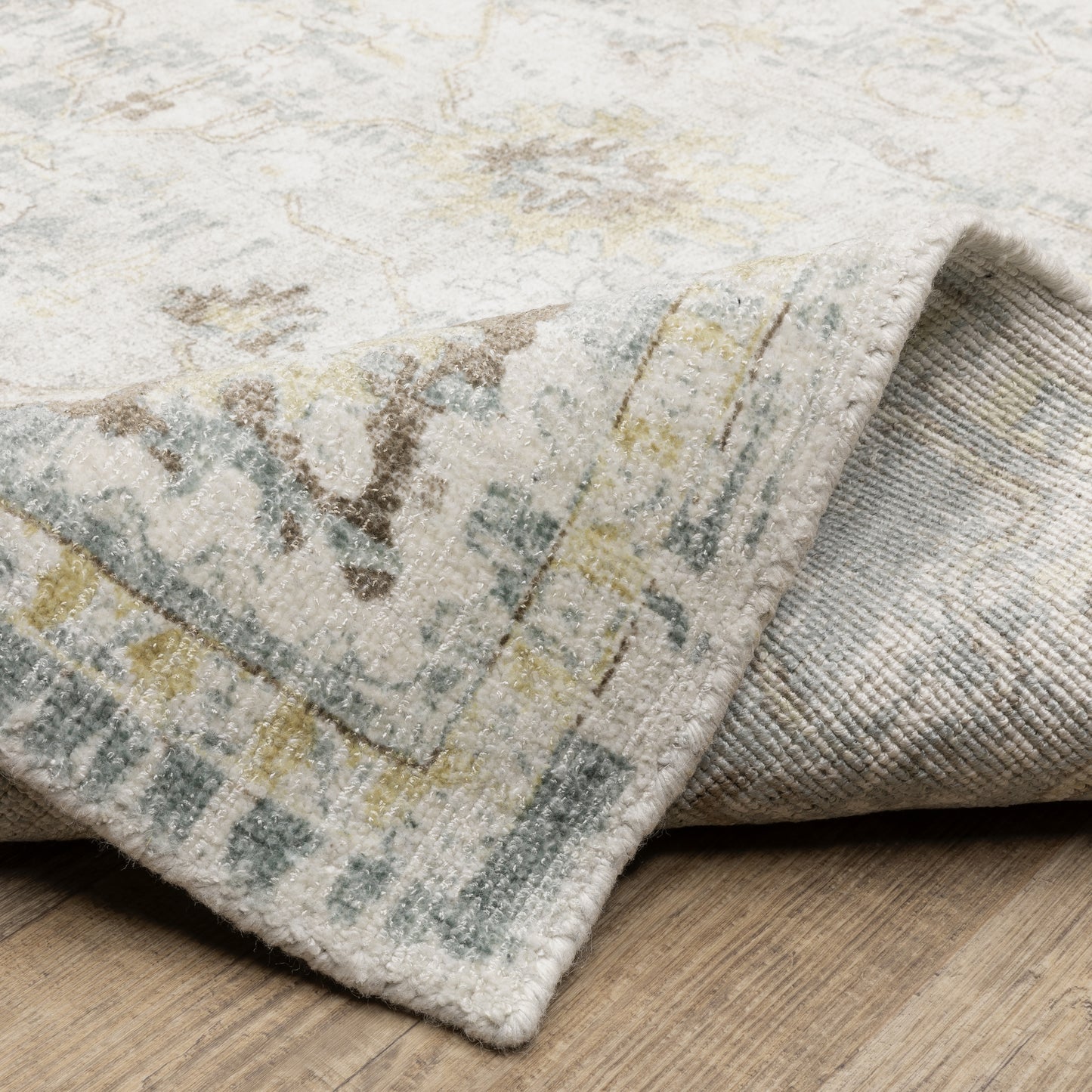 Windham Floral Ivory/ Blue Distressed Cut Pile Rug