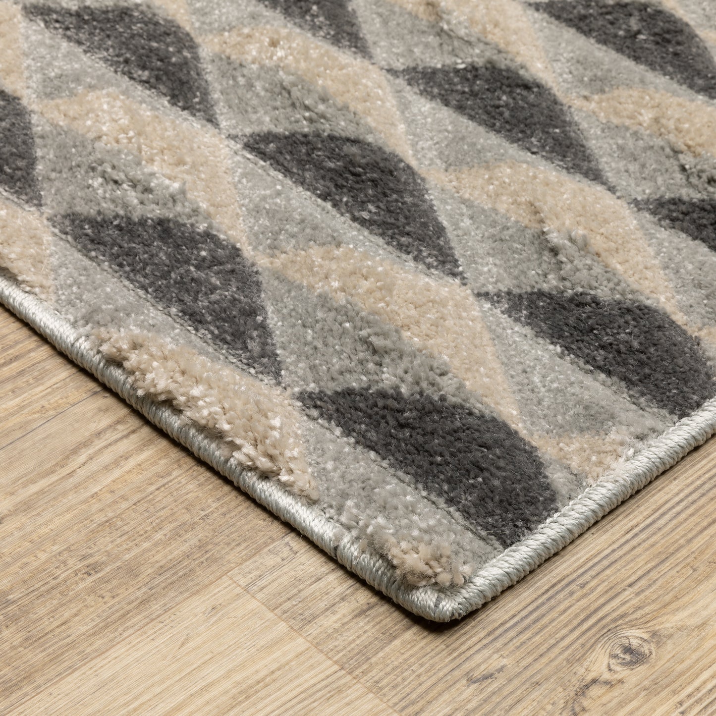 Wonder Geometric Charcoal/ Grey Cut Pile Rug