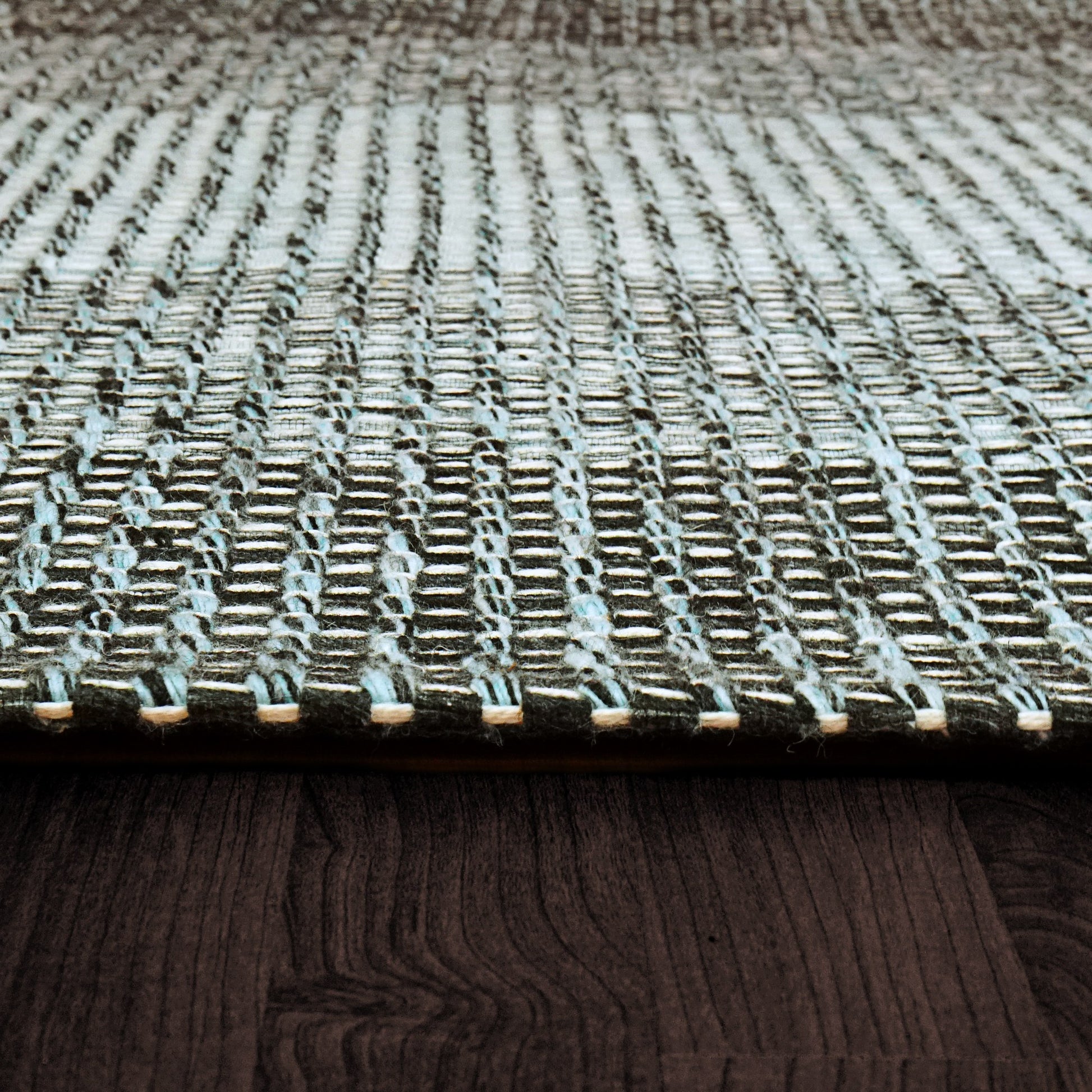 ENCHANT 1500 Aqua/Black – pile