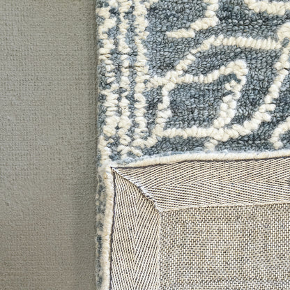 Darcy Traditional Ivory/Denim Medallion Low Pile Rug