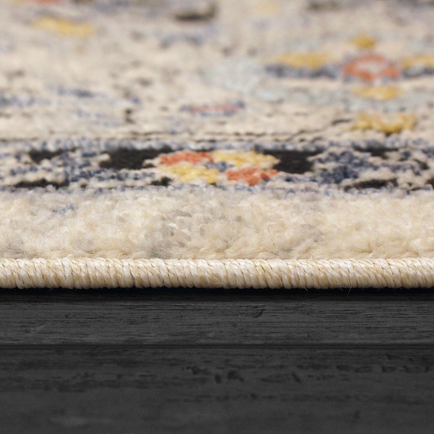 Mabel Traditional Ivory/Navy/Multi Oriental Low Pile Rug