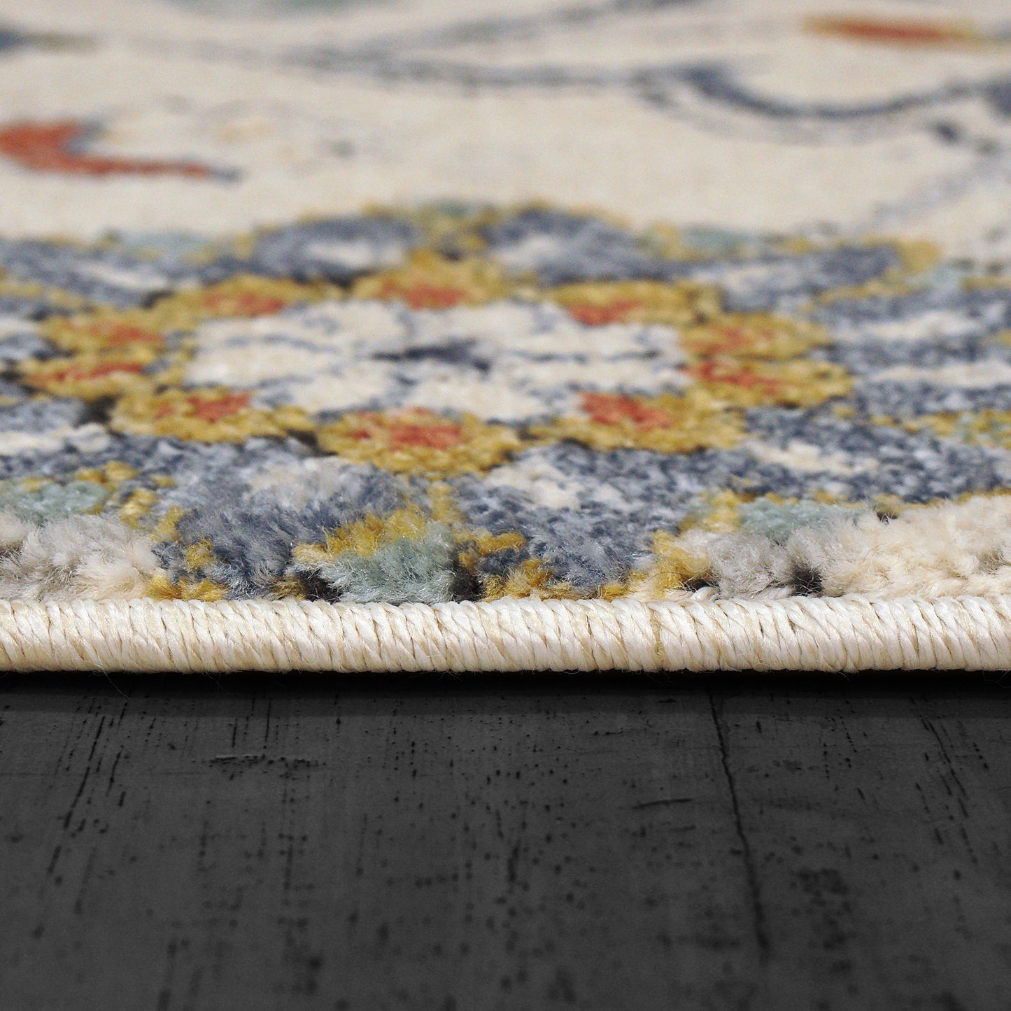 Mabel Traditional Ivory/Multi Oriental Low Pile Rug