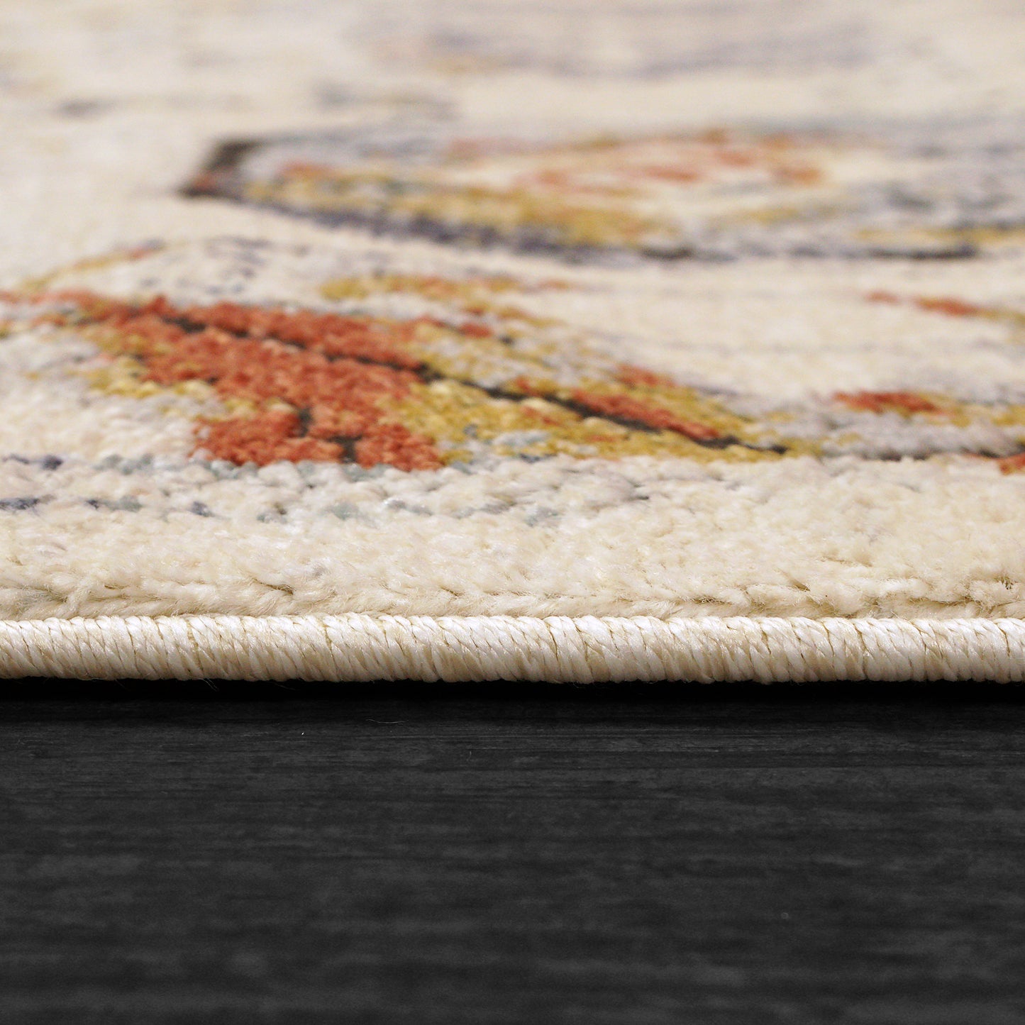 Mabel Traditional Ivory/Multi Oriental Low Pile Rug