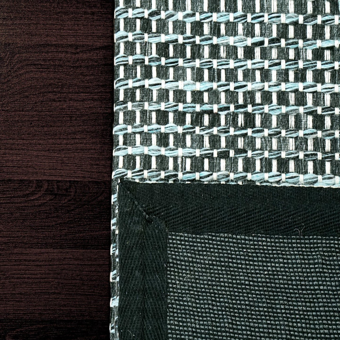 ENCHANT 1500 Aqua/Black – corner