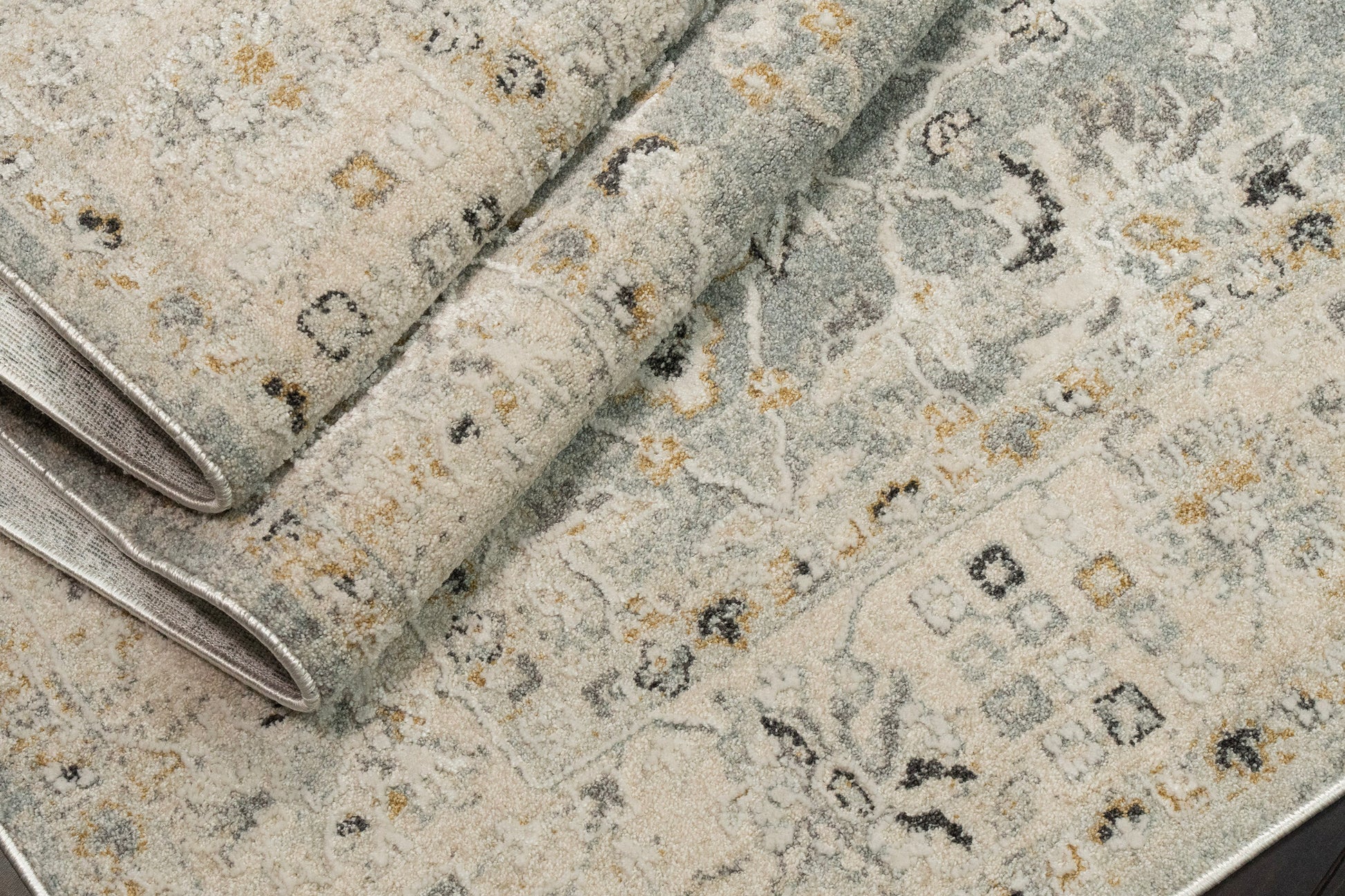 Annalise Transitional Blue/Beige Oriental Medium Pile Rug