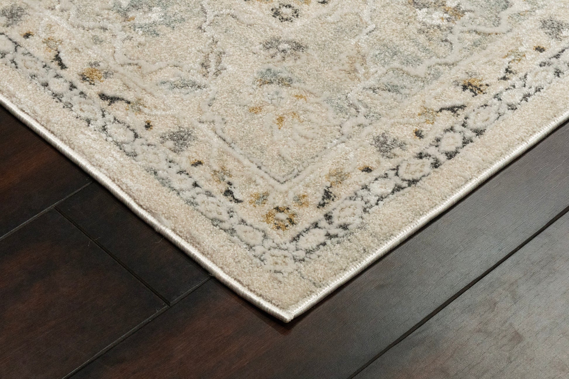 Annalise Traditional Cream/Blue Oriental Medium Pile Rug