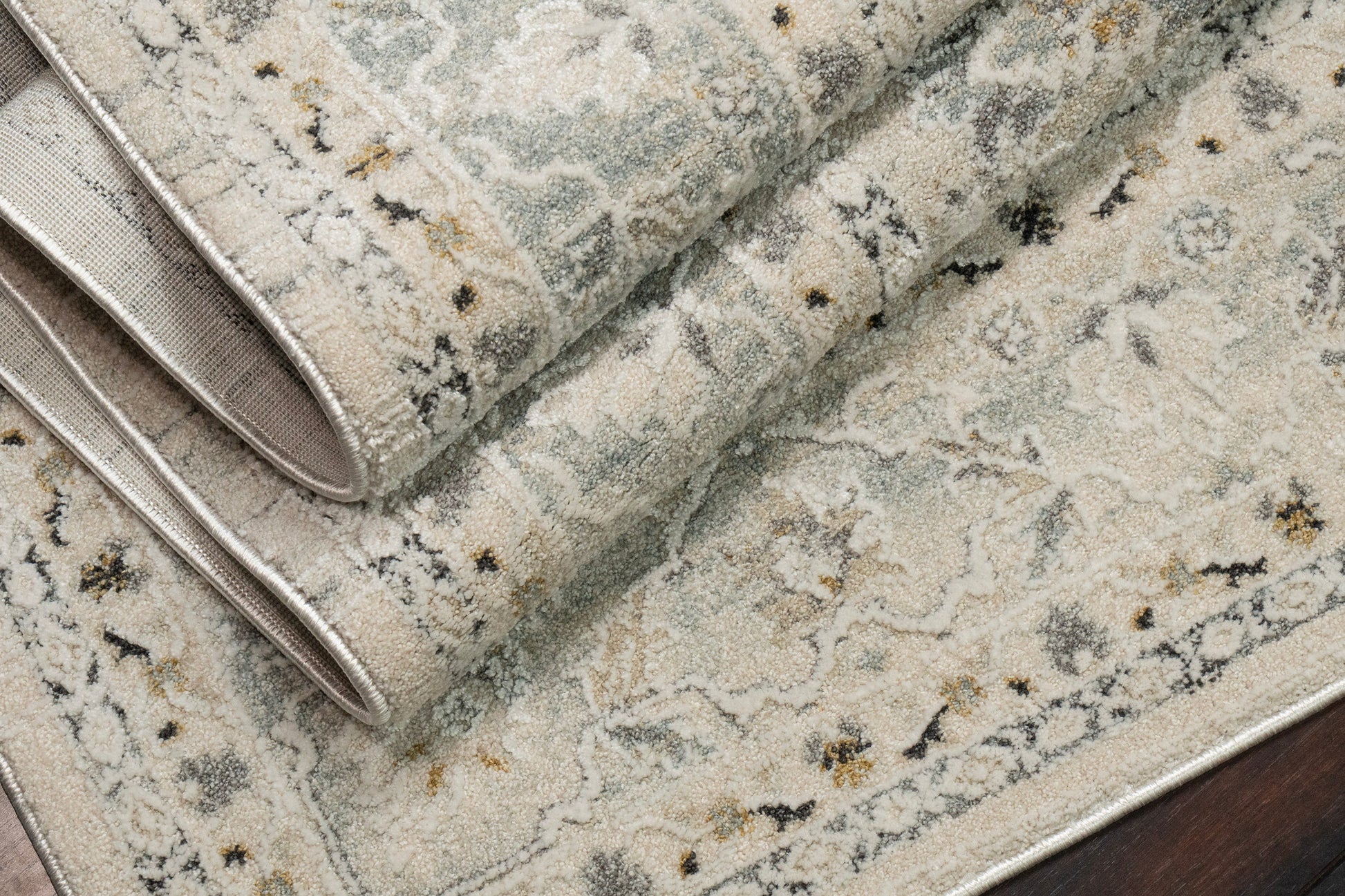 Annalise Traditional Cream/Blue Oriental Medium Pile Rug