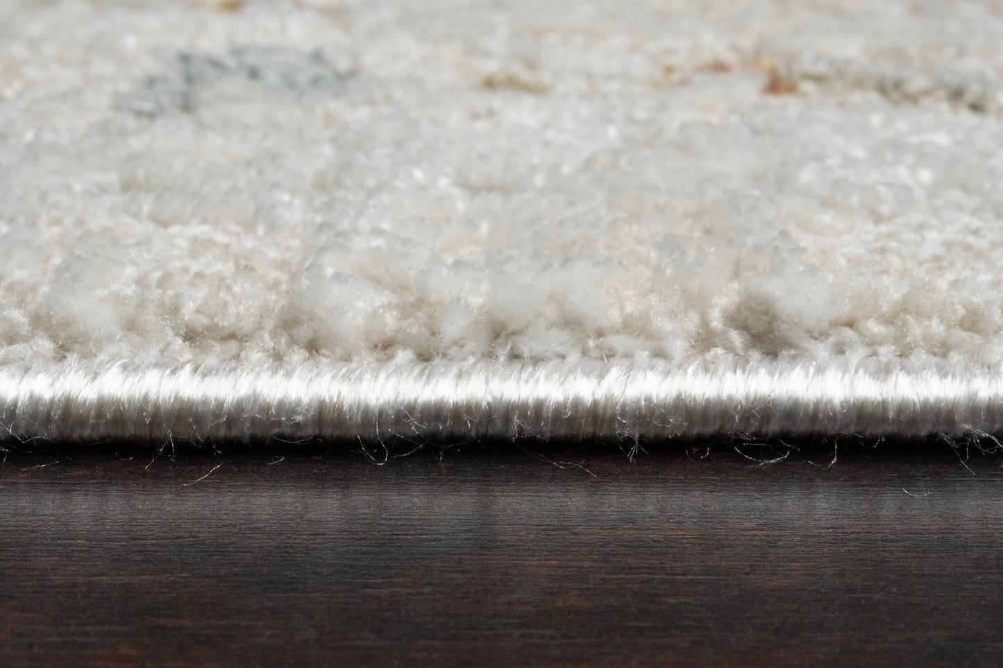 Annalise Traditional Beige/Cream Oriental Medium Pile Rug