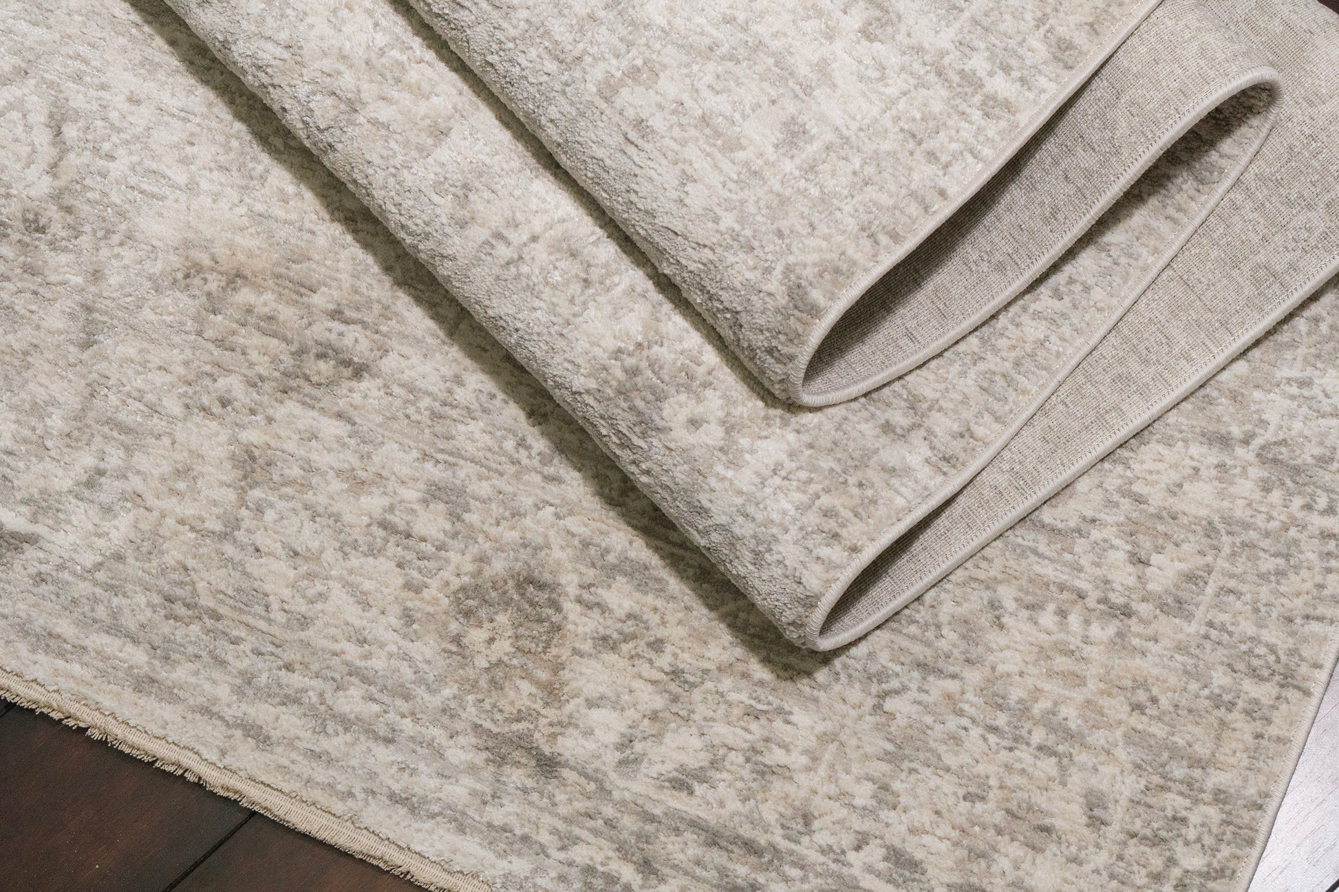 Artemis Traditional Grey/Dark Grey Damask Medium Pile Rug