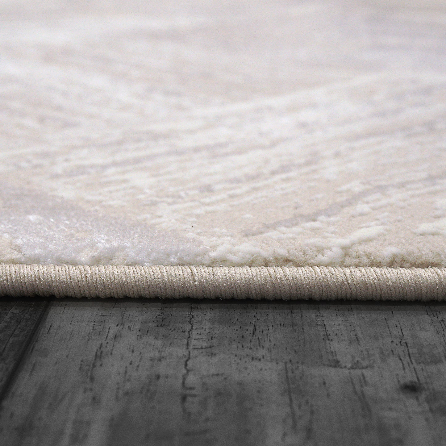 Atlas Modern Grey/Ivory Geometric Medium Pile Rug