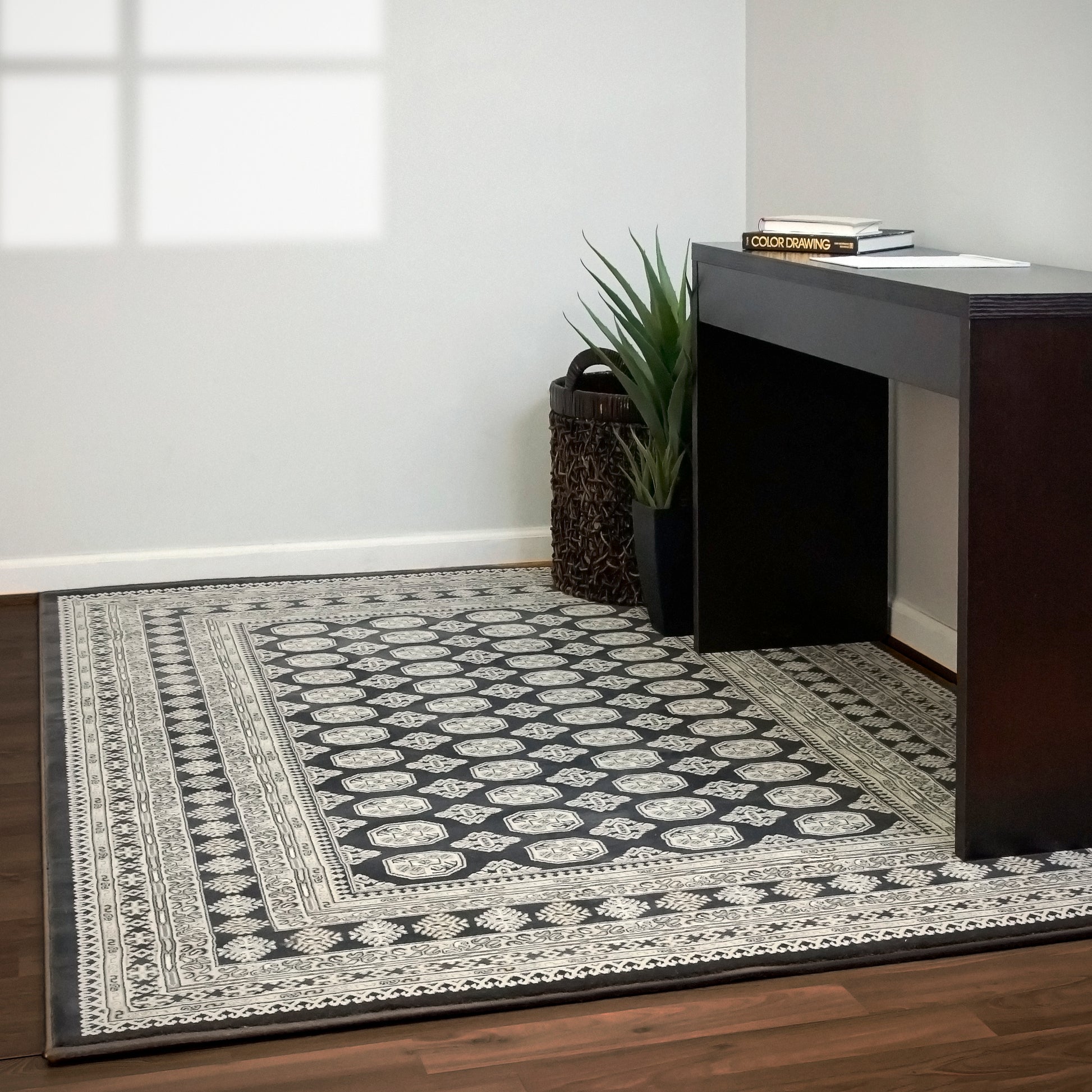 Ancient Garden Traditional Charcoal/Silver Classic Medium Pile Rug