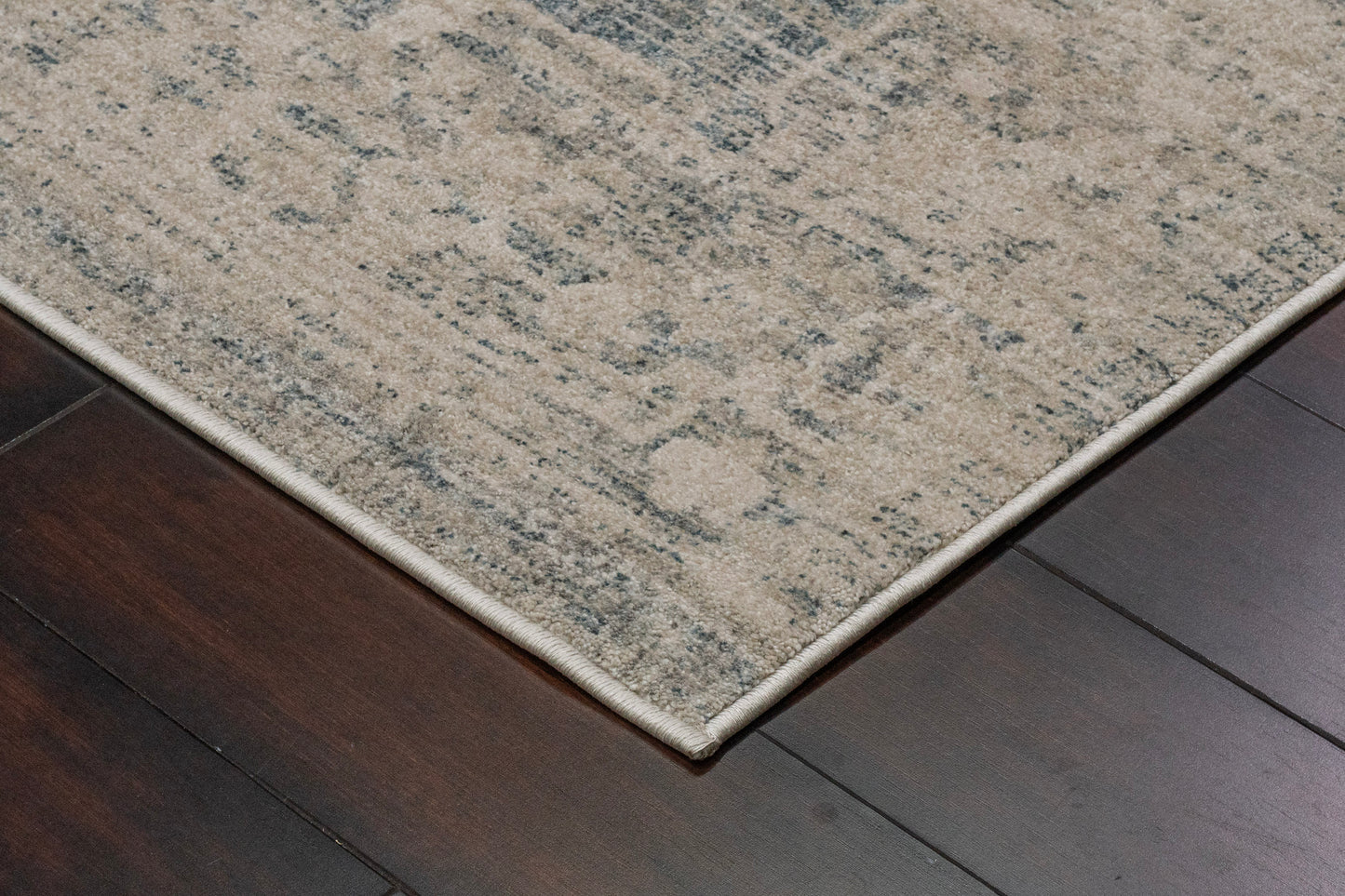 Bloomfield Transitional Grey/Cream Oriental Medium Pile Rug