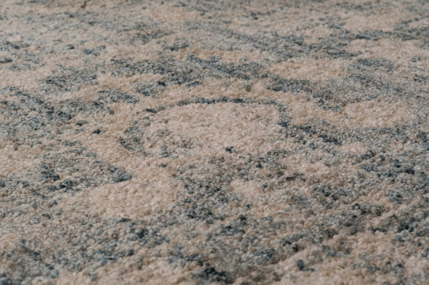 Bloomfield Transitional Grey/Cream Oriental Medium Pile Rug