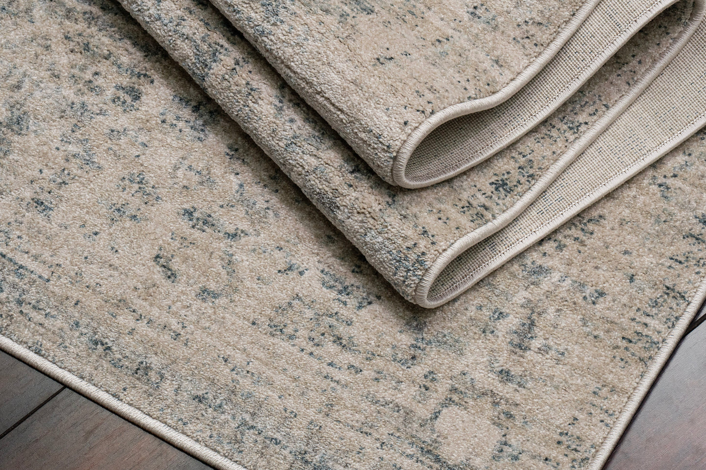 Bloomfield Transitional Grey/Cream Oriental Medium Pile Rug