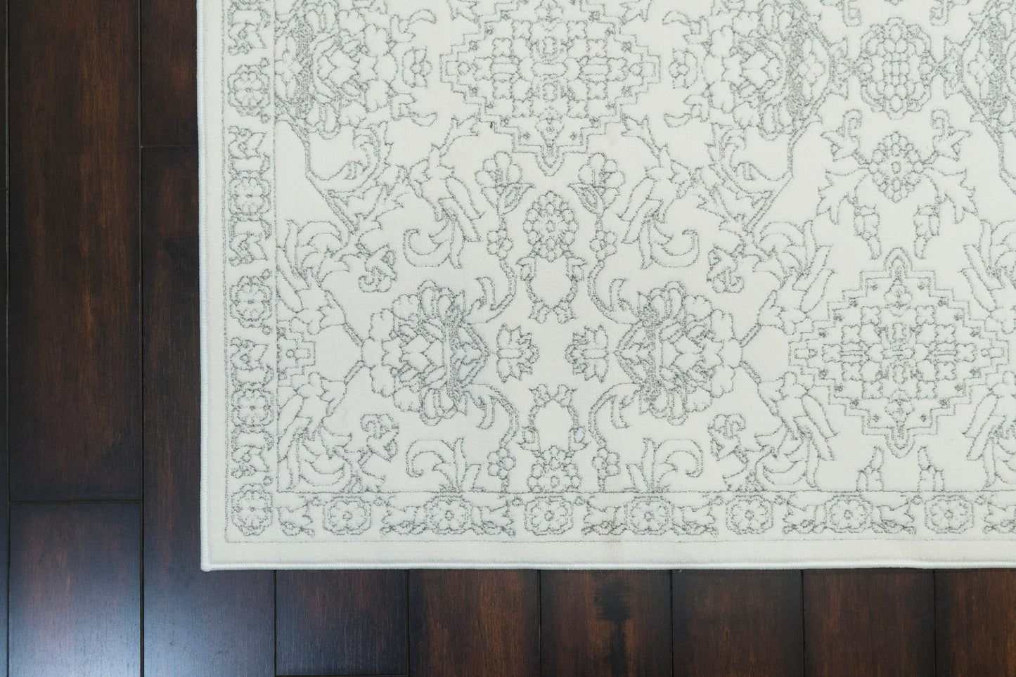 Boutique Traditional Grey/Cream Floral Medium Pile Rug
