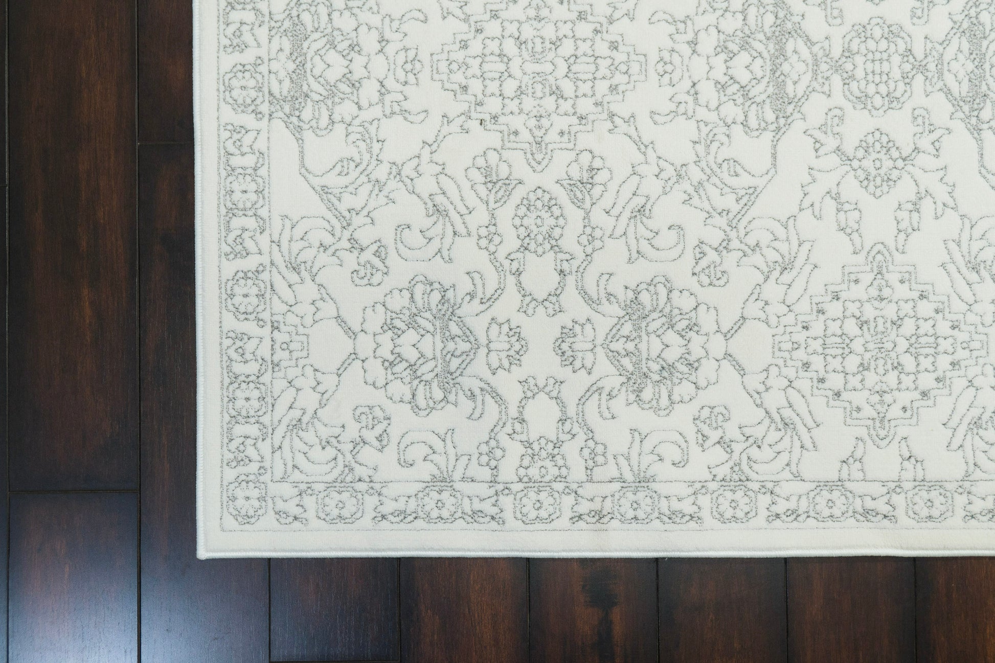 Boutique Traditional Grey/Cream Floral Medium Pile Rug