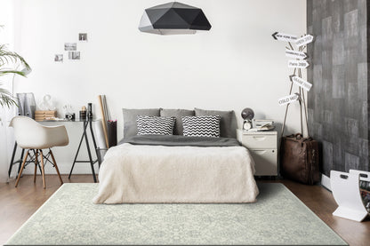 Boutique Traditional Grey/Cream Floral Medium Pile Rug