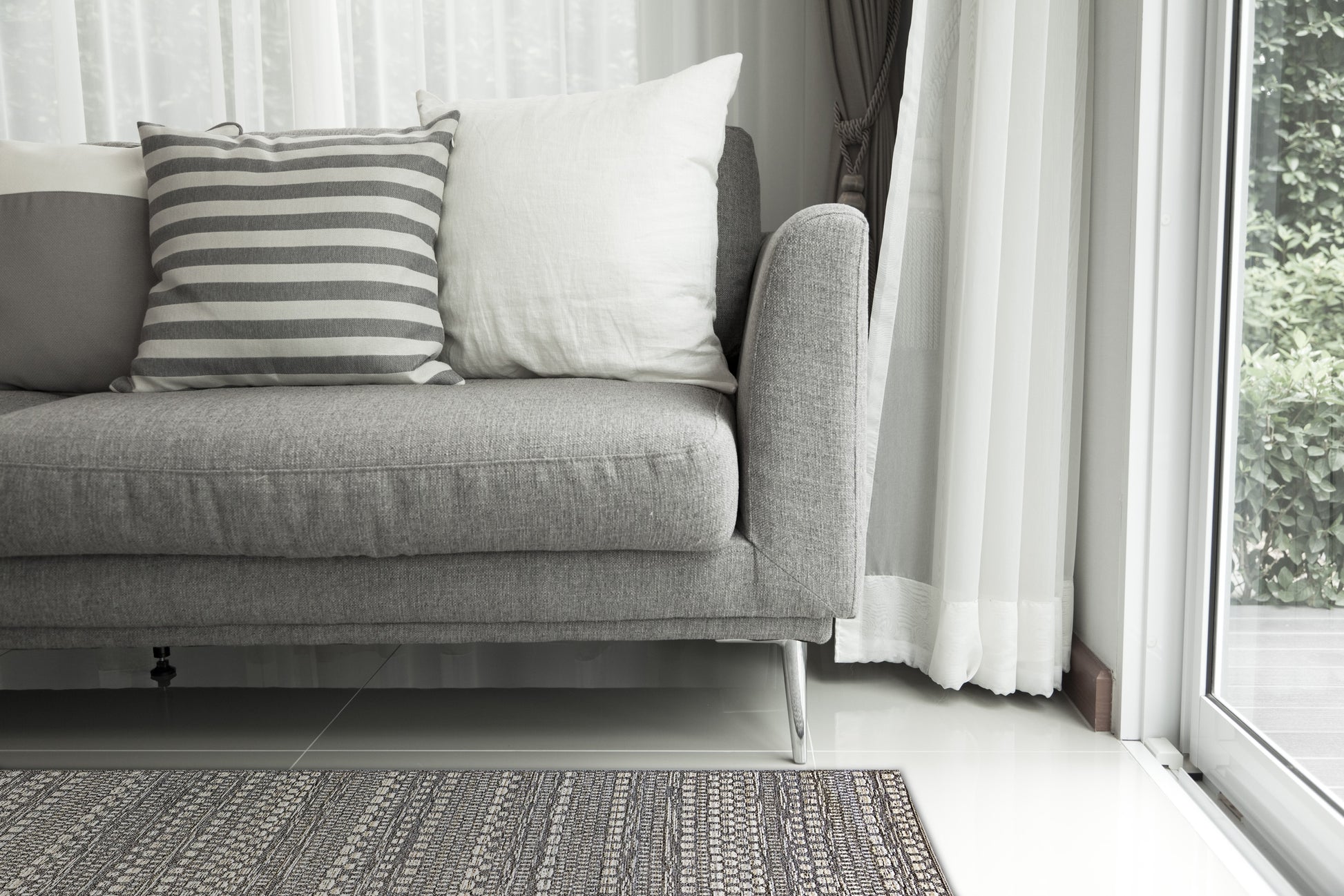 Brighton Contemporary Light Grey Modern No Pile Rug