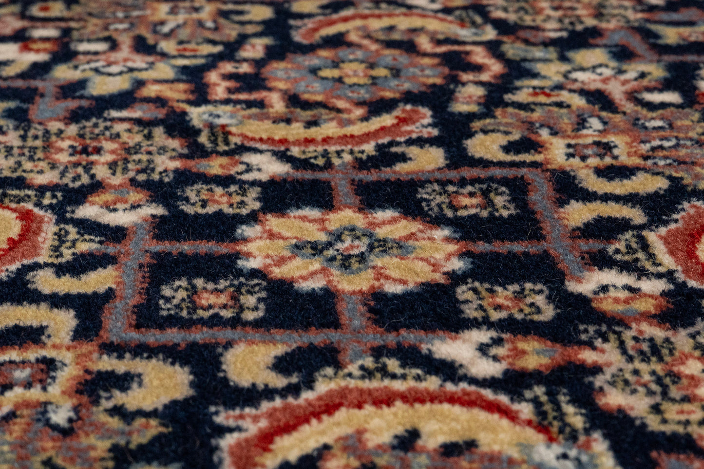 Brilliant Traditional Navy Classic Medium Pile Rug