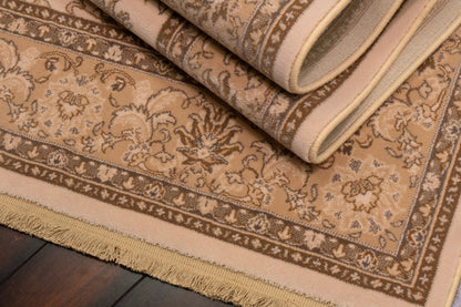 Brilliant Traditional Ivory Classic Medium Pile Rug