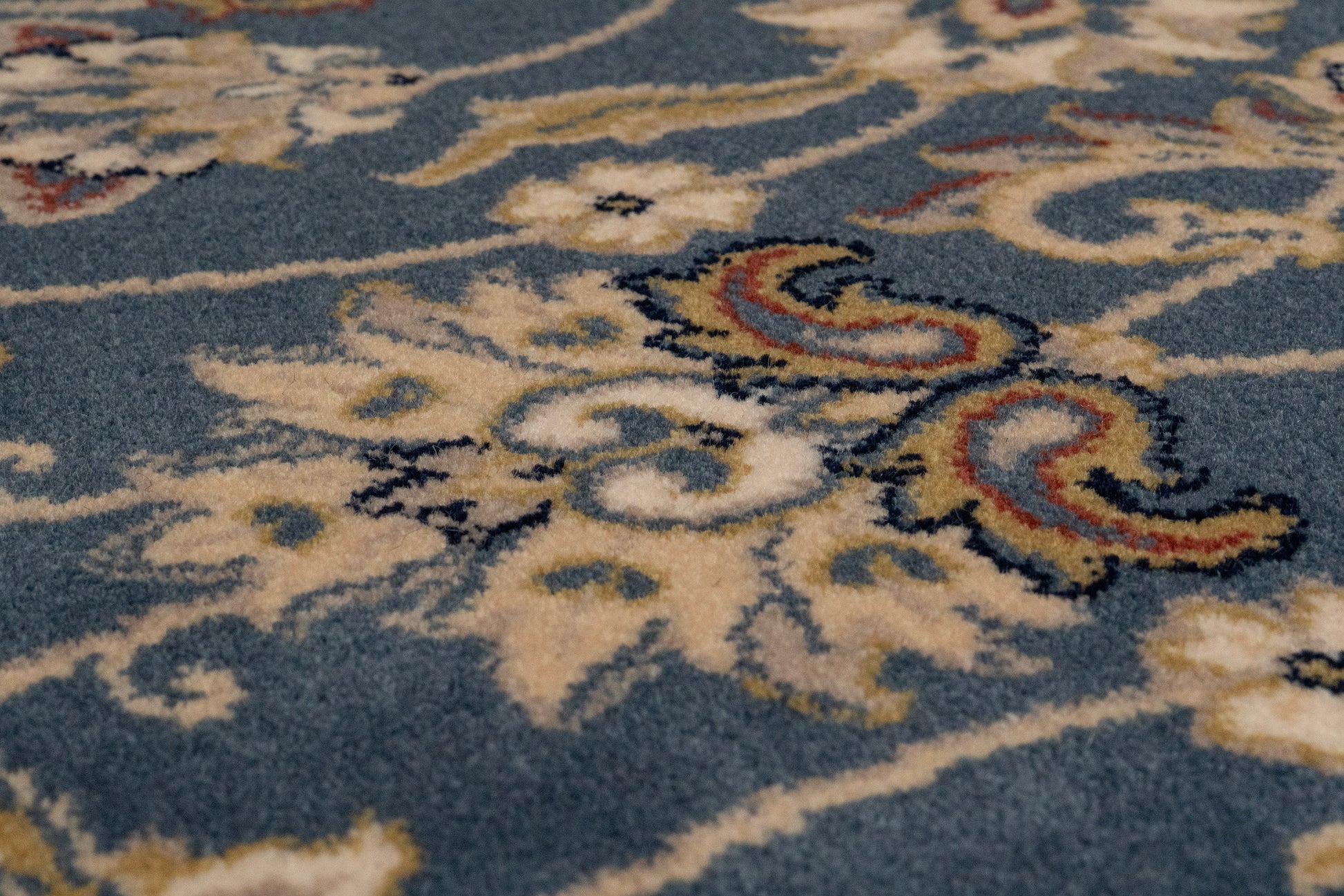 Brilliant Traditional Blue Classic Medium Pile Rug