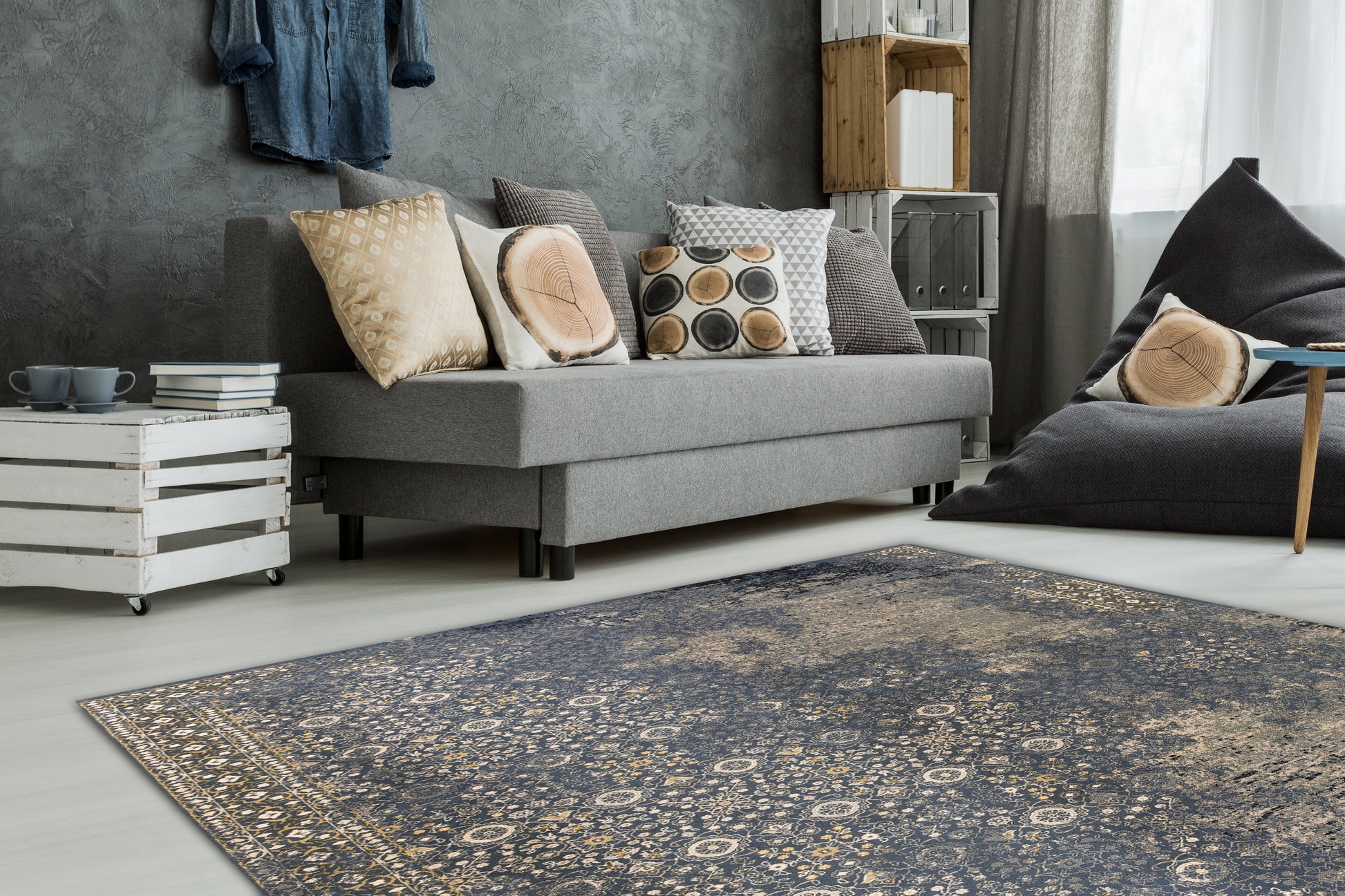 Brilliant Traditional Blue Distressed Medium Pile Rug