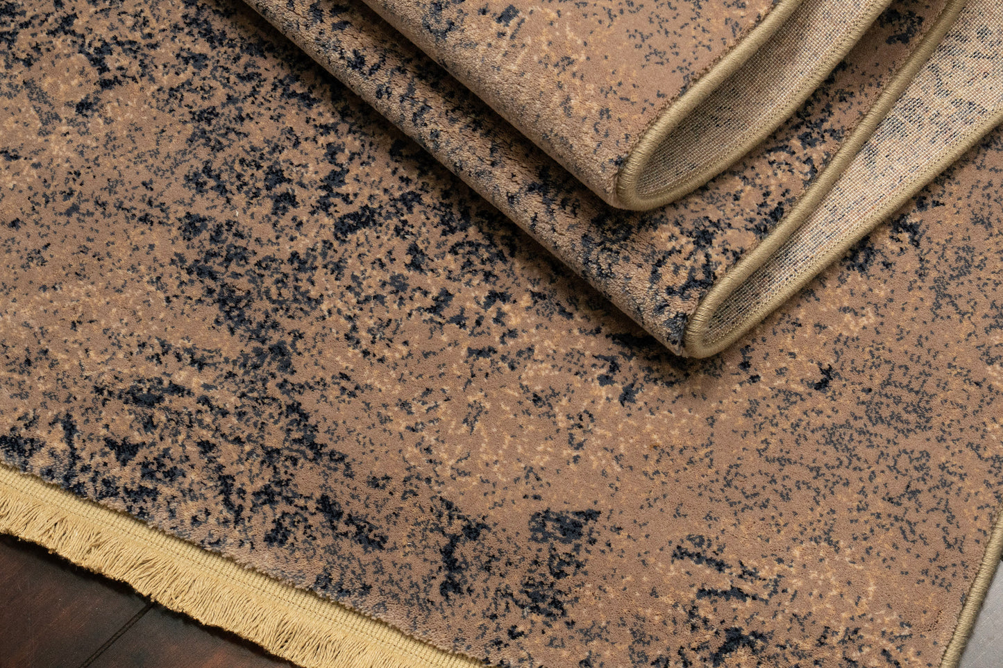Brilliant Traditional Blue Distressed Medium Pile Rug