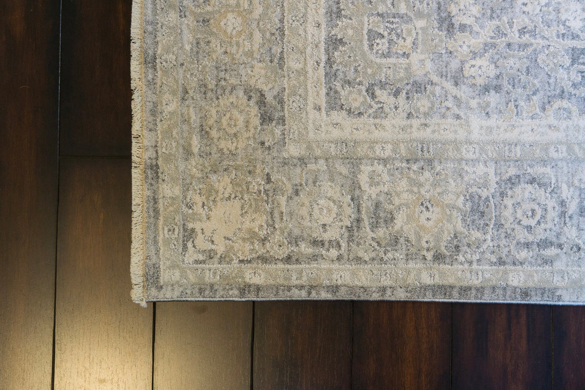 Canyon Traditional Grey/Cream Floral Medium Pile Rug
