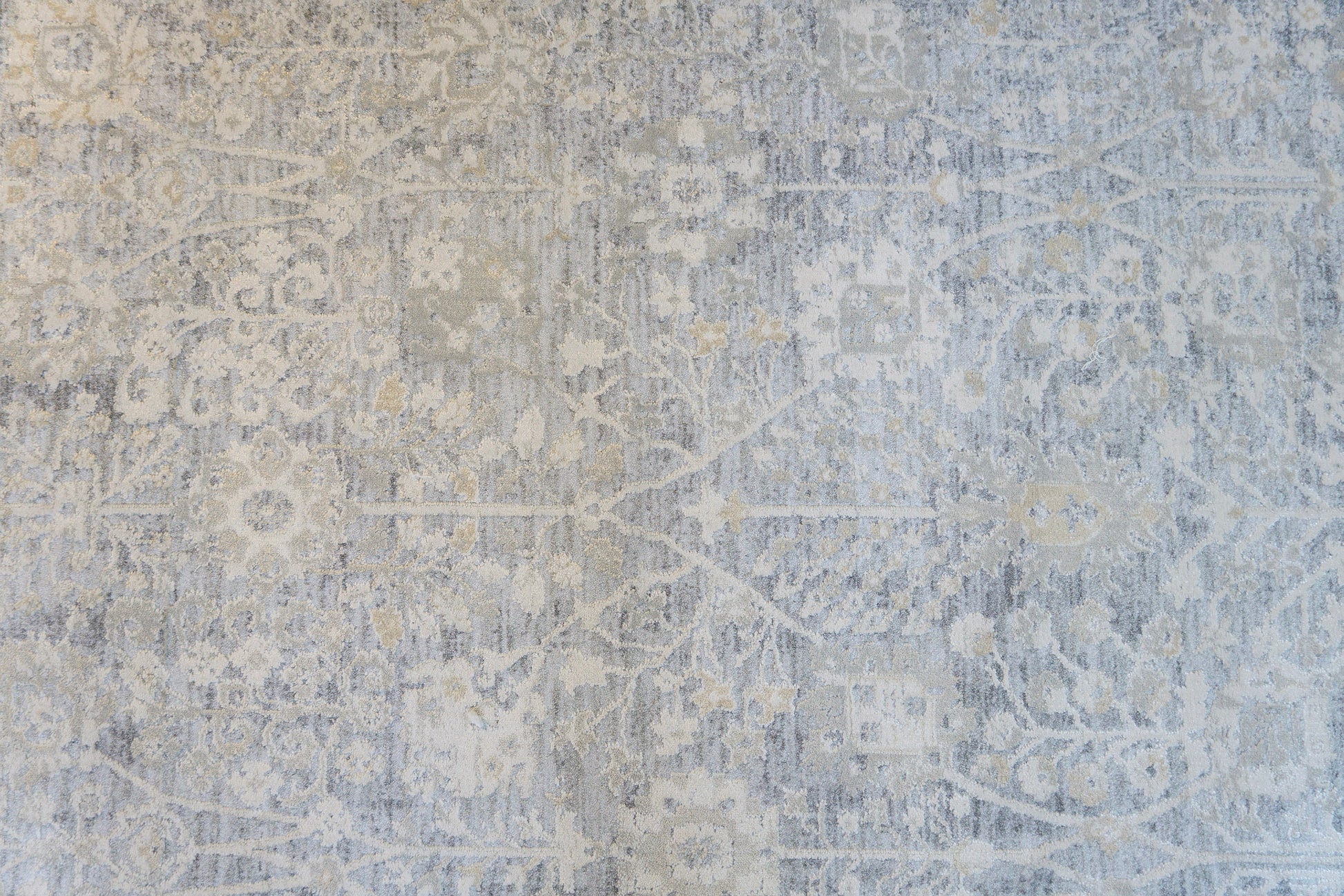 Canyon Traditional Grey/Cream Floral Medium Pile Rug