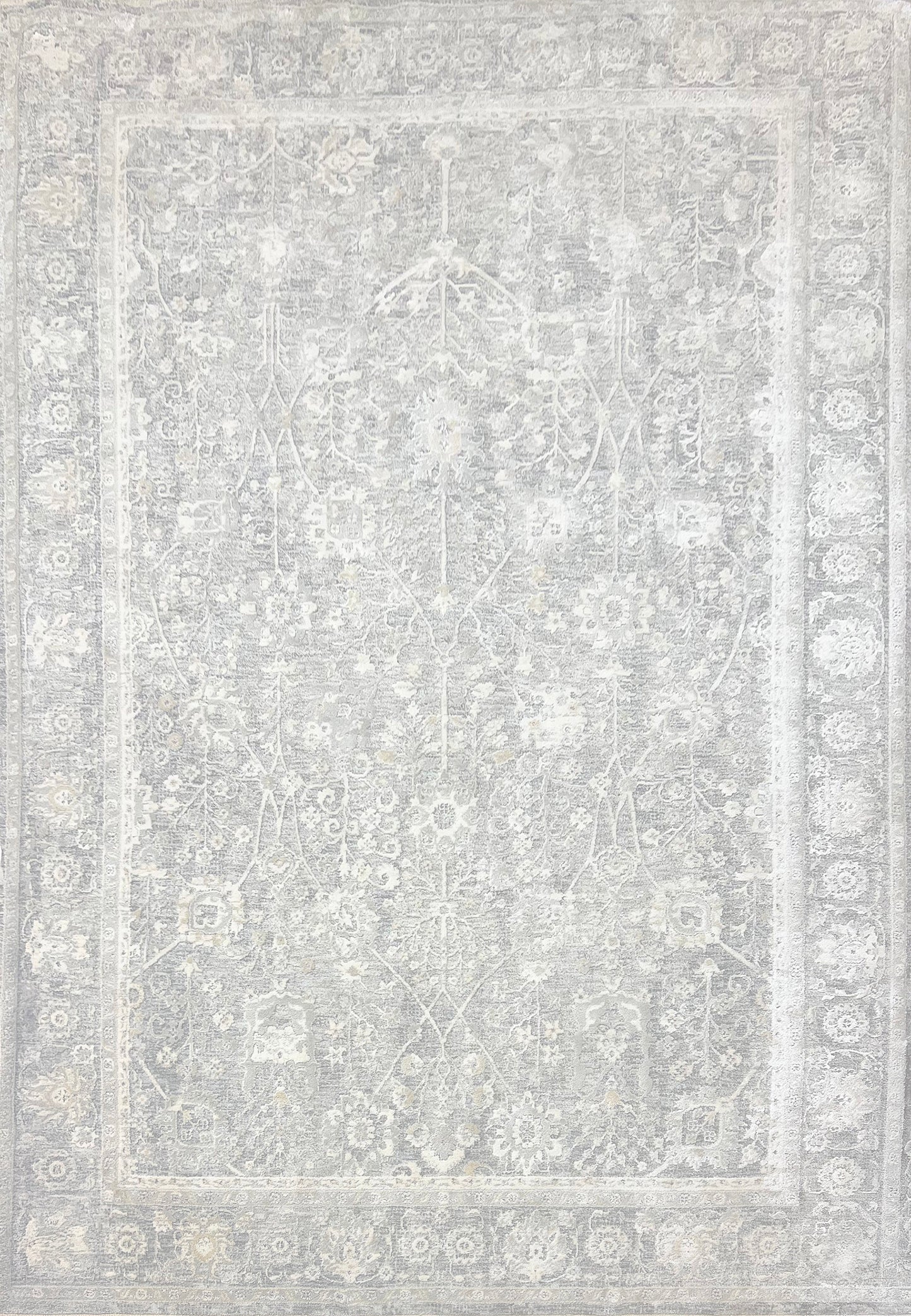 Canyon Traditional Grey/Cream Floral Medium Pile Rug