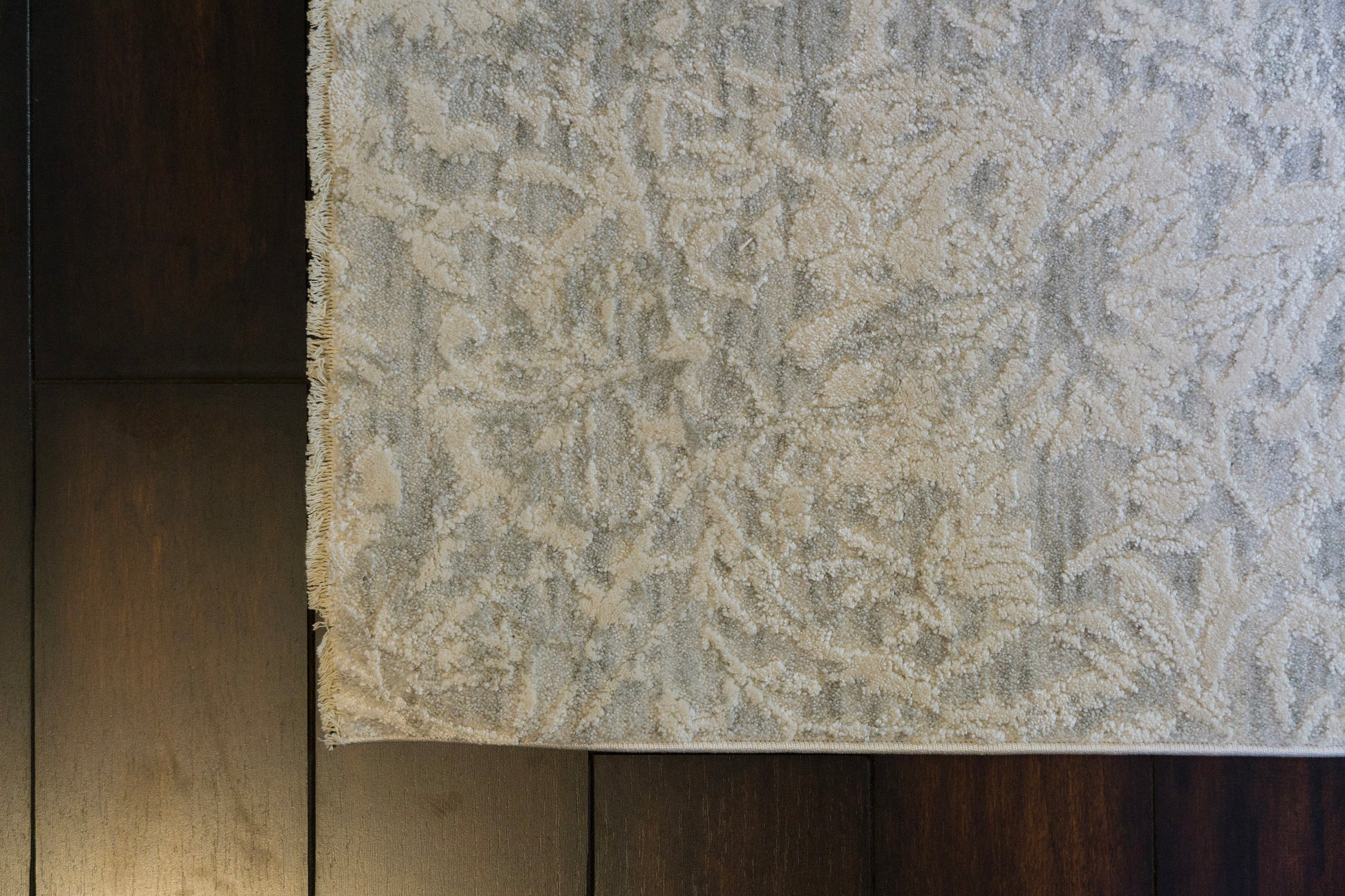 Canyon Modern Grey/Cream Floral Medium Pile Rug