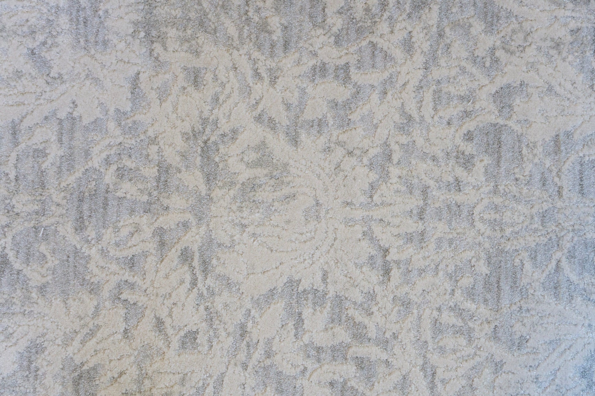 Canyon Modern Grey/Cream Floral Medium Pile Rug