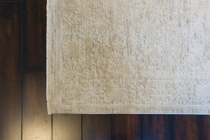 Canyon Traditional Beige/Light Beige Floral Medium Pile Rug