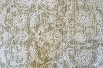 Canyon Traditional Beige/Light Beige/Cream Floral Medium Pile Rug