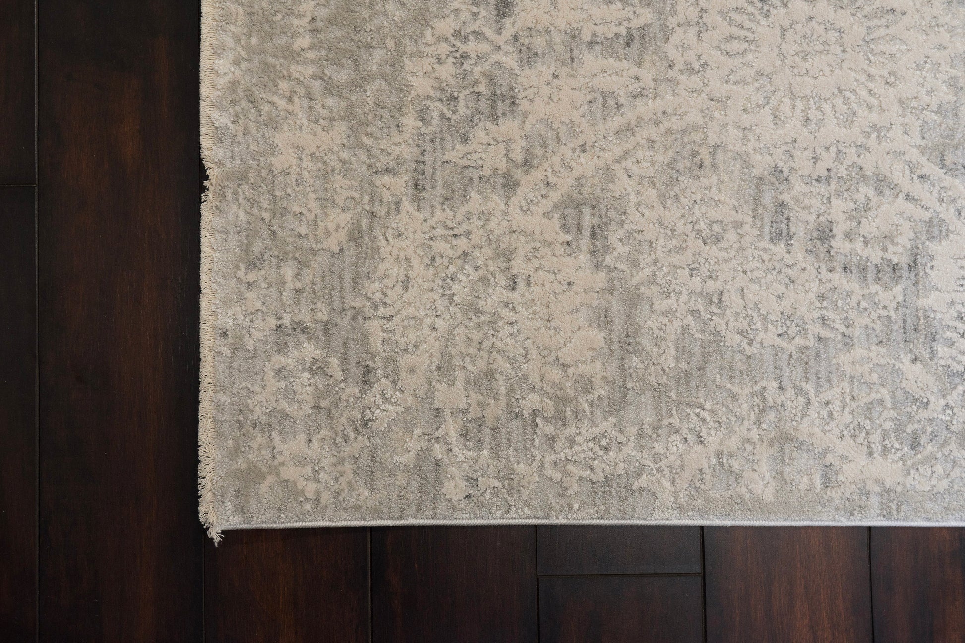 Canyon Transitional Grey/Cream Floral Medium Pile Rug
